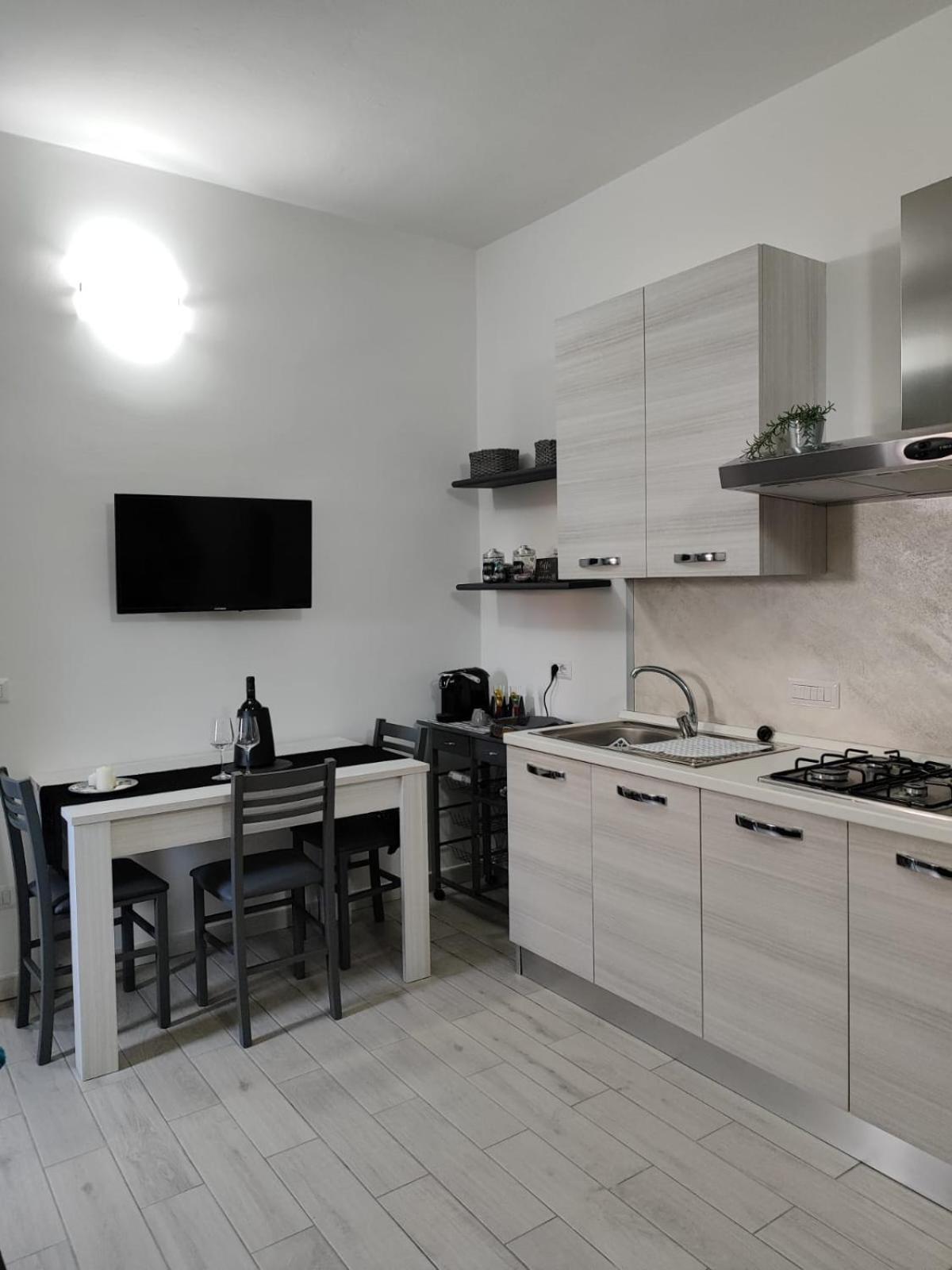Casa Vacanze Con Giardino I Girasoli - Cin It 09006 - 9 C 2000 R4042- ซอร์โซ ภายนอก รูปภาพ